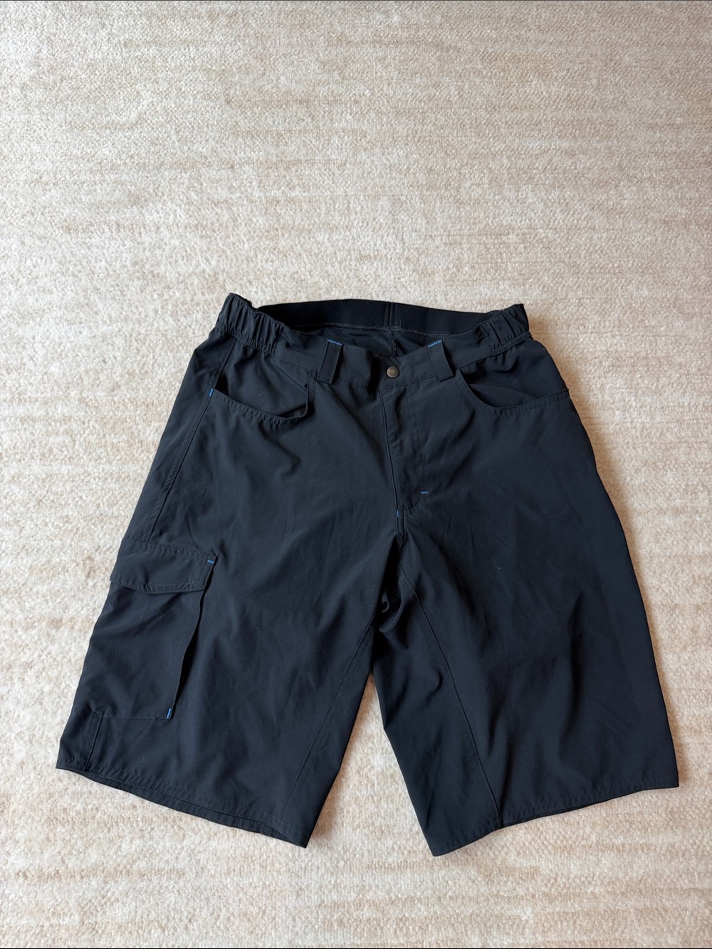 Performance Men's Black Cargo Shorts - Tech Pocket Style size M - Picture 3 of 6